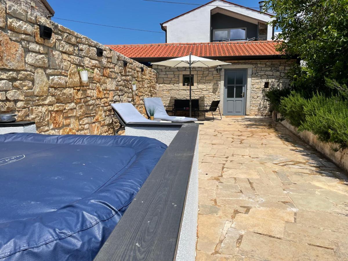 Holiday Home Ava1 With Pool & Holiday Home Ava2 With Whirlpool 바데르나 외부 사진