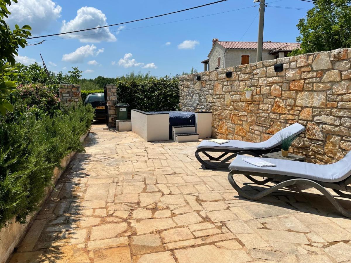 Holiday Home Ava1 With Pool & Holiday Home Ava2 With Whirlpool 바데르나 외부 사진